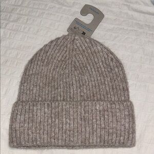 New soft knit hat (toque)